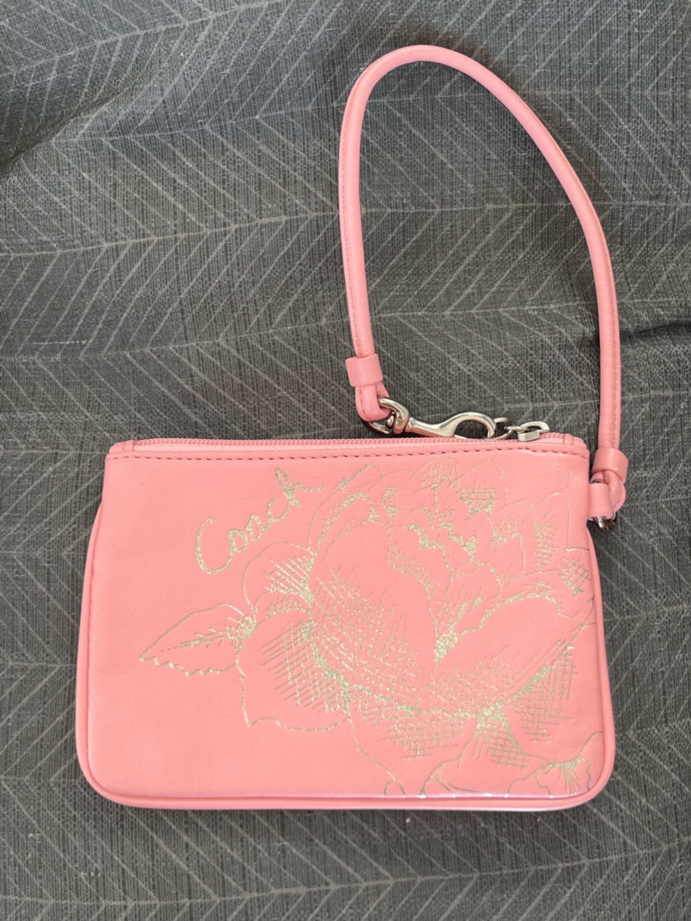 EUC Coach Rose Wristlet with Large Pink and Cream Stripes Hang Tag - Picture 3 of 13